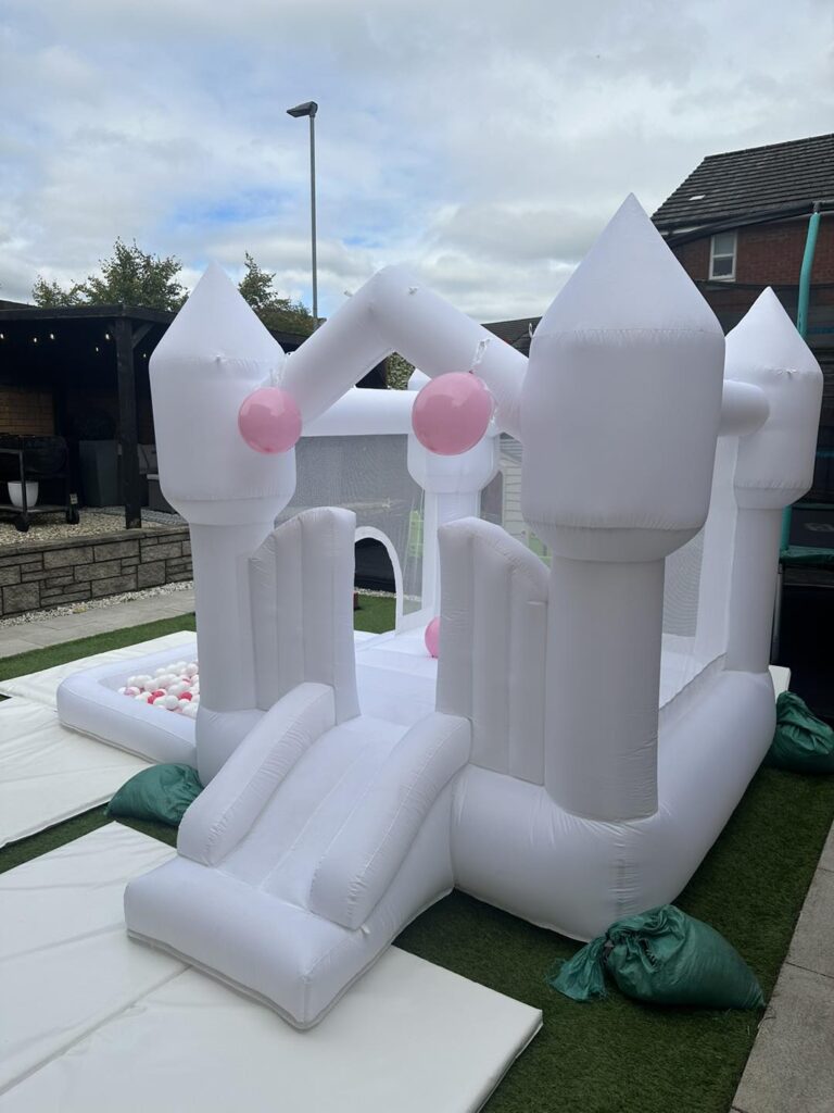 JLT-Events bouncy castle